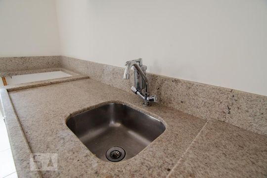 Cozinha de apartamento à venda com 1 quarto, 40m² em Cambuí, Campinas
