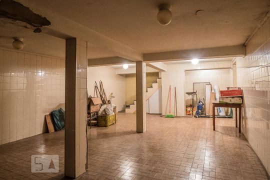 Garagem de casa à venda com 4 quartos, 267m² em Campo Belo, São Paulo