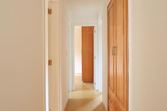 Corredor de apartamento para alugar com 3 quartos, 101m² em Vila Andrade, São Paulo