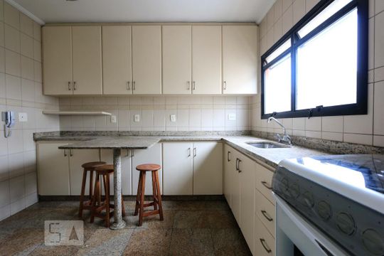 Cozinha de apartamento para alugar com 3 quartos, 101m² em Vila Andrade, São Paulo