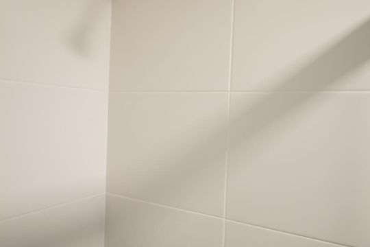 Banheiro social detalhe de apartamento para alugar com 1 quarto, 44m² em Pinheiros, São Paulo