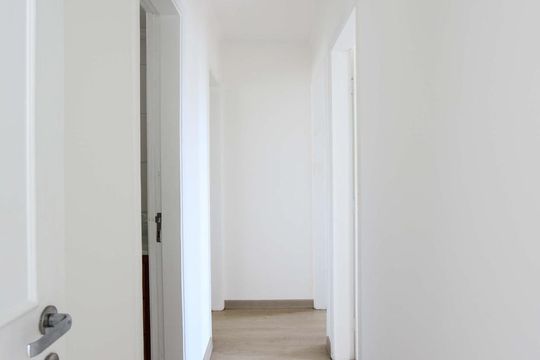 Corredor de apartamento para alugar com 2 quartos, 72m² em Vila Suzana, São Paulo