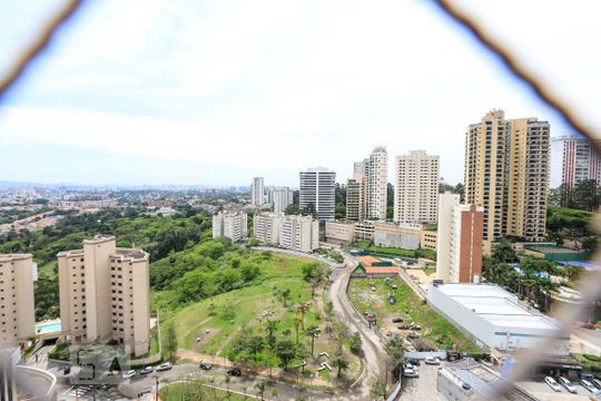 Vista de apartamento para alugar com 2 quartos, 72m² em Vila Suzana, São Paulo