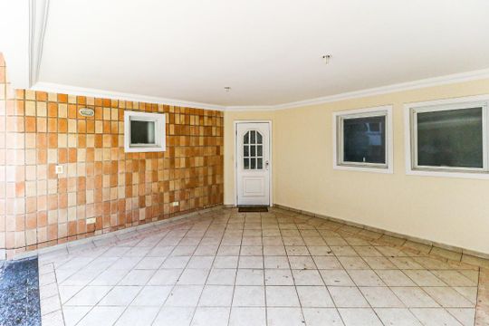 Garagem de casa de condomínio para alugar com 4 quartos, 216m² em Jardim Petrópolis, São Paulo