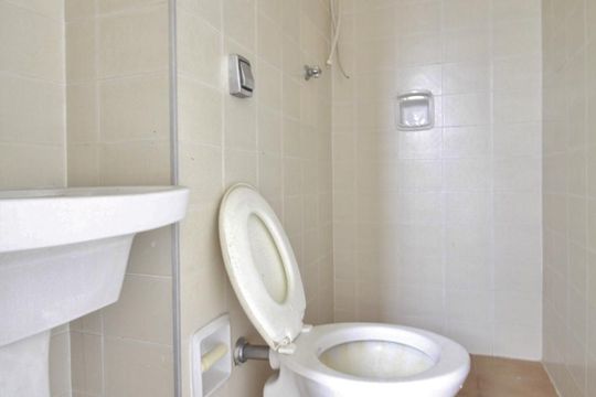 Banheiro de serviço de apartamento à venda com 4 quartos, 147m² em Jardim Ampliação, São Paulo
