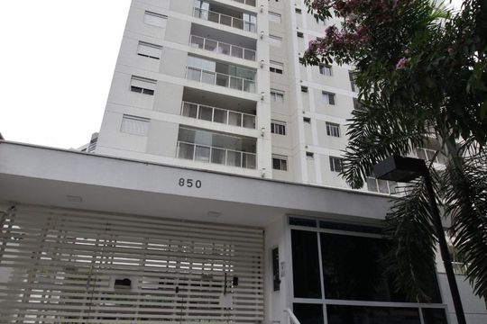 Fachada de apartamento à venda com 2 quartos, 68m² em Vila Andrade, São Paulo