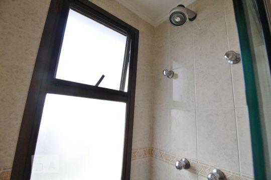 Chuveiro de apartamento para alugar com 3 quartos, 98m² em Vila Andrade, São Paulo
