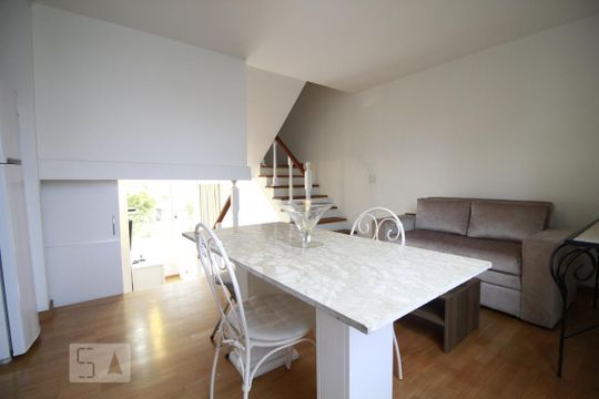 Sala de apartamento para alugar com 1 quarto, 40m² em Vila Tramontano, São Paulo