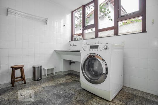 Área de serviço de casa de condomínio à venda com 5 quartos, 450m² em Alphaville Residencial Dois, Barueri