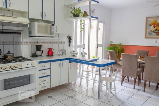Cozinha de casa à venda com 3 quartos, 400m² em Chácara Inglesa, São Paulo
