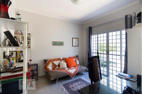 Quarto 1 de casa para alugar com 4 quartos, 200m² em Planalto Paulista, São Paulo