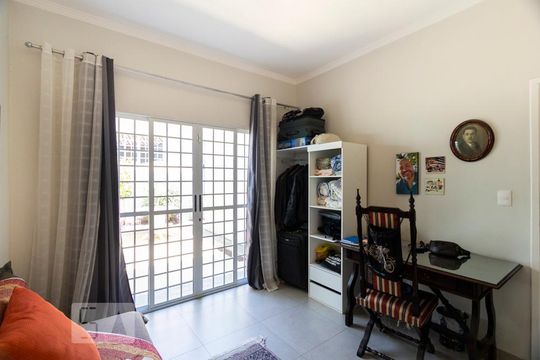 Quarto 1 de casa para alugar com 4 quartos, 200m² em Planalto Paulista, São Paulo