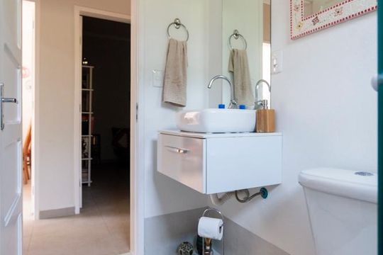 Banheiro social de casa à venda com 4 quartos, 200m² em Planalto Paulista, São Paulo