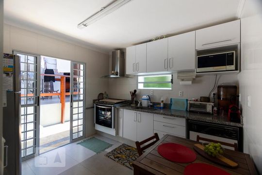 Cozinha de casa para alugar com 4 quartos, 200m² em Planalto Paulista, São Paulo