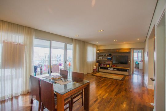 Apartamento à venda com 3 quartos, 135m² em Santo Amaro, São Paulo