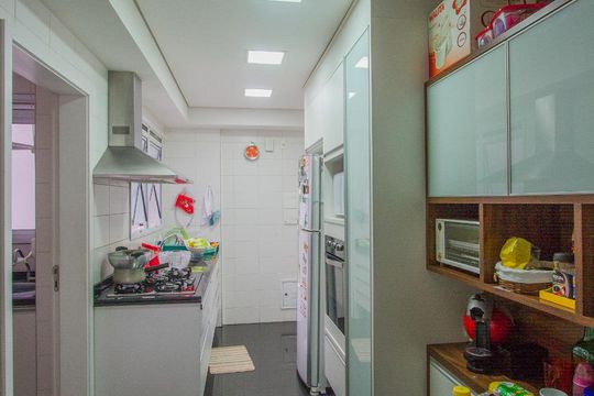 Cozinha de apartamento à venda com 3 quartos, 135m² em Santo Amaro, São Paulo