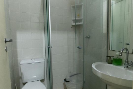 Banheiro de Serviço de casa de condomínio à venda com 4 quartos, 300m² em Santo Amaro, São Paulo