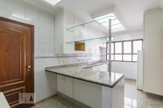 Cozinha de apartamento para alugar com 3 quartos, 163m² em Santa Paula, São Caetano do Sul