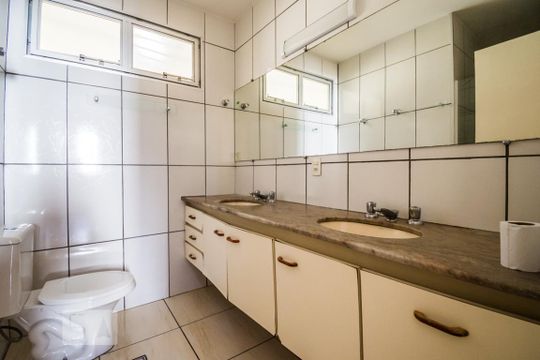 Banheiro da Suíte de apartamento à venda com 4 quartos, 173m² em Centro, Campinas