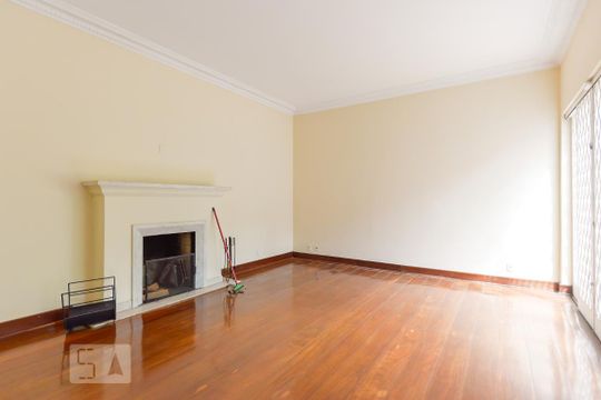 Sala de casa à venda com 3 quartos, 350m² em Vila Madalena, São Paulo