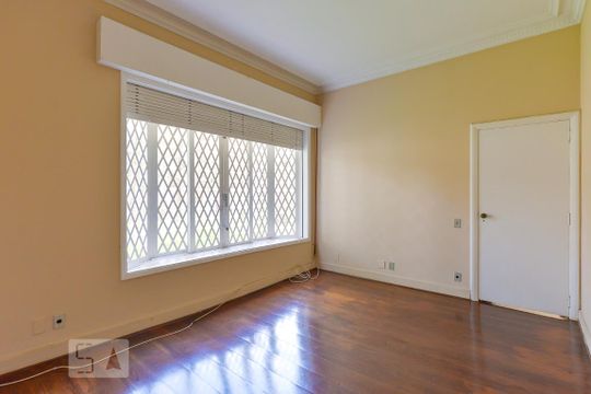 Quarto de casa à venda com 3 quartos, 350m² em Vila Madalena, São Paulo