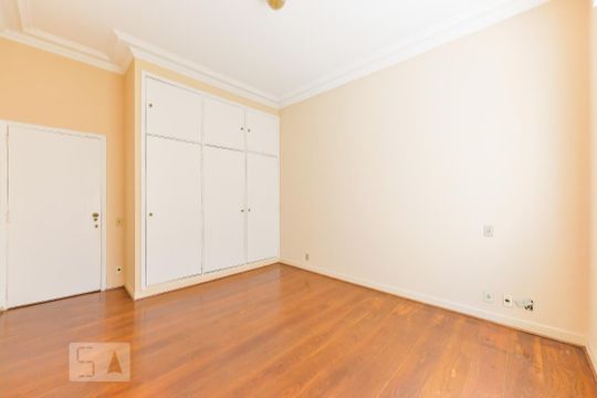 Suíte 1 de casa à venda com 3 quartos, 350m² em Vila Madalena, São Paulo