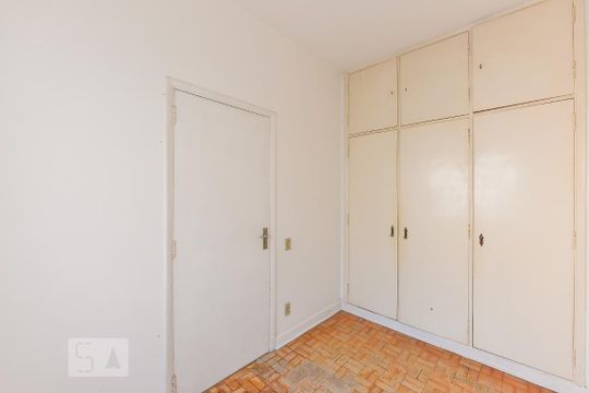 Quarto Serviço 1 de casa à venda com 3 quartos, 350m² em Vila Madalena, São Paulo