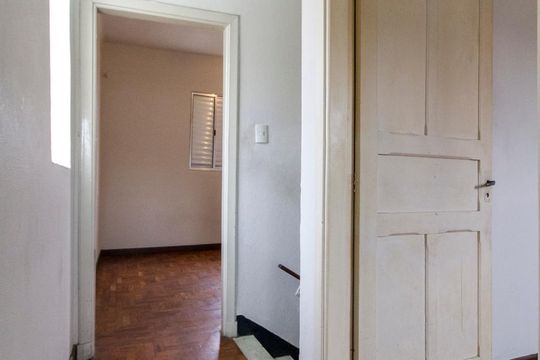 Acesso aos Quartos e Banheiro  de casa para alugar com 2 quartos, 120m² em Vila Moreira, São Paulo
