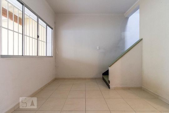 Sala  de casa para alugar com 2 quartos, 120m² em Vila Moreira, São Paulo