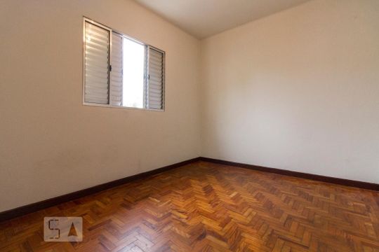 Quarto 1  de casa para alugar com 2 quartos, 120m² em Vila Moreira, São Paulo