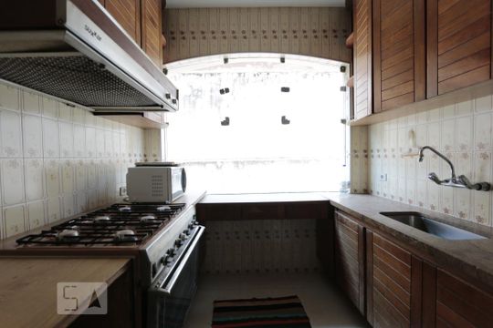 Cozinha de casa à venda com 4 quartos, 330m² em Morumbi, São Paulo