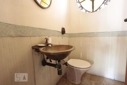 Lavabo de casa para alugar com 4 quartos, 330m² em Morumbi, São Paulo