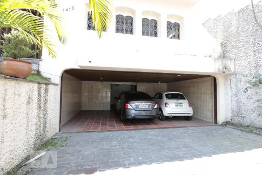 Garagem de casa à venda com 4 quartos, 330m² em Morumbi, São Paulo