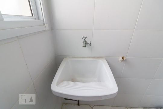 Área de serviço de apartamento à venda com 3 quartos, 68m² em Vila Galvão, Guarulhos