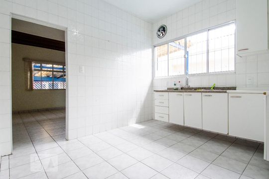Cozinha de casa para alugar com 4 quartos, 150m² em Vila Alzira, Santo André
