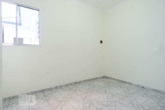 Quarto da Suíte da Edícula de casa para alugar com 4 quartos, 150m² em Vila Alzira, Santo André