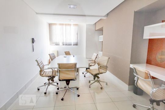 Home Office de apartamento para alugar com 3 quartos, 76m² em Jardim Goiás, Goiânia