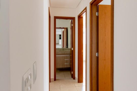 Corredor de apartamento para alugar com 3 quartos, 76m² em Jardim Goiás, Goiânia