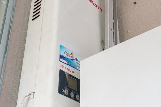 Área de serviço - aquecedor à gás de kitnet/studio para alugar com 1 quarto, 38m² em Vila Augusta, Guarulhos