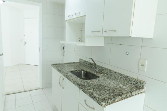 Cozinha de apartamento para alugar com 3 quartos, 67m² em Jacarepaguá, Rio de Janeiro