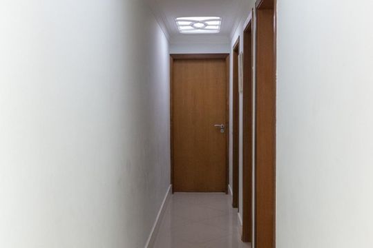Corredor de apartamento à venda com 3 quartos, 100m² em Vila Gilda, Santo André