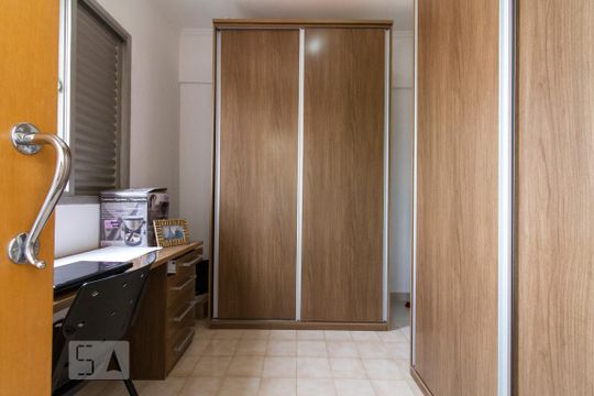 Quarto de Serviço de apartamento para alugar com 2 quartos, 92m² em Vila Gomes Cardim, São Paulo