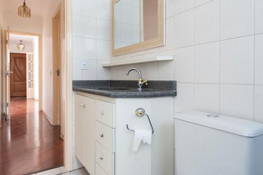 Banheiro social de apartamento para alugar com 2 quartos, 55m² em Vila do Encontro, São Paulo
