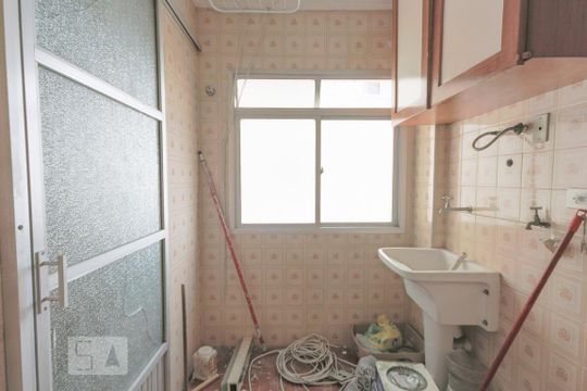 Área de serviço  de apartamento para alugar com 3 quartos, 90m² em Vila Firmiano Pinto, São Paulo