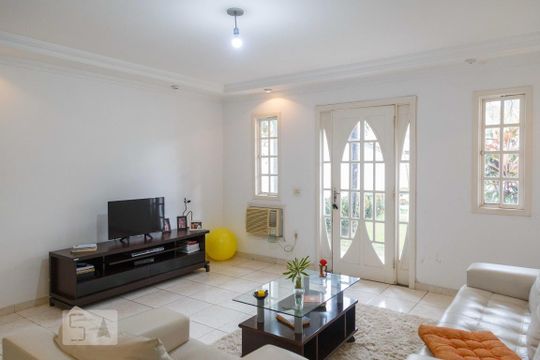 Casa à venda com 3 quartos, 180m² em Recreio dos Bandeirantes, Rio de Janeiro