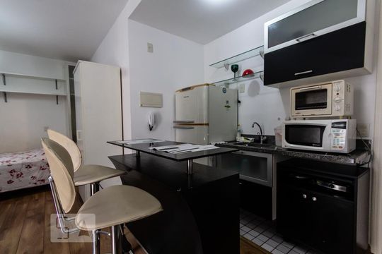 Cozinha de kitnet/studio para alugar com 1 quarto, 35m² em Vila Andrade, São Paulo