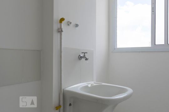 Área de serviço (Torneira) de apartamento para alugar com 2 quartos, 47m² em Cidade Jardim, São Paulo