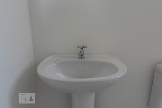 Banheiro (Torneira) de apartamento para alugar com 2 quartos, 47m² em Cidade Jardim, São Paulo