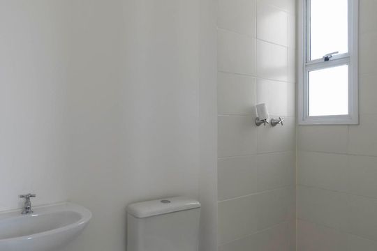 Banheiro de apartamento para alugar com 2 quartos, 47m² em Cidade Jardim, São Paulo