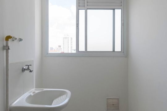 Área de serviço de apartamento para alugar com 2 quartos, 47m² em Cidade Jardim, São Paulo